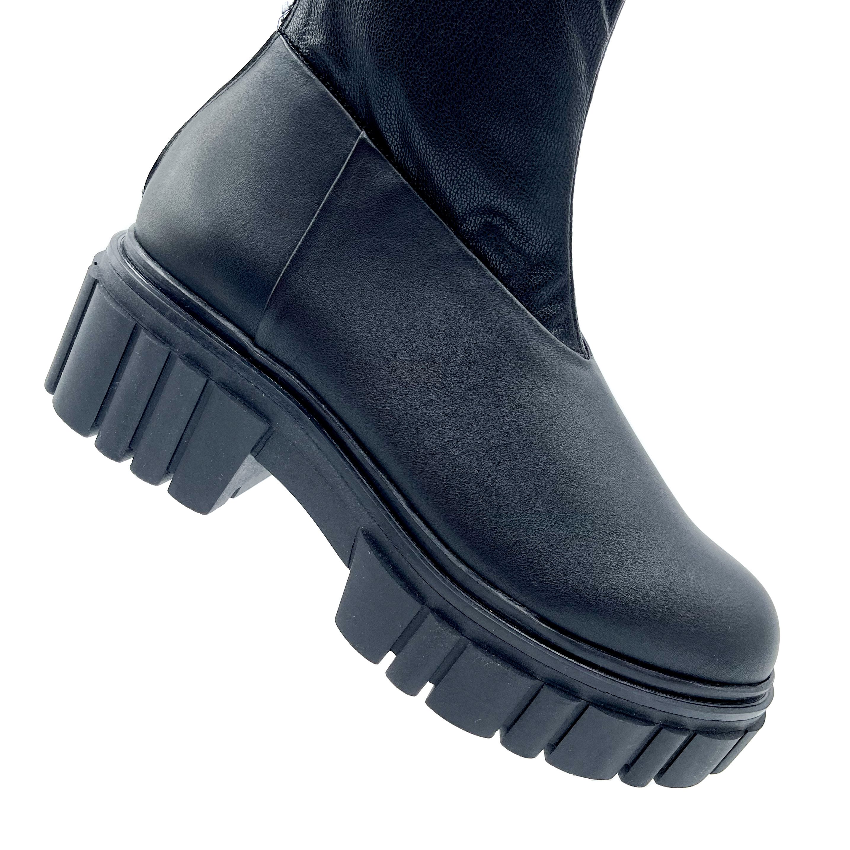 Czym się kierować wybierając buty na jesień?